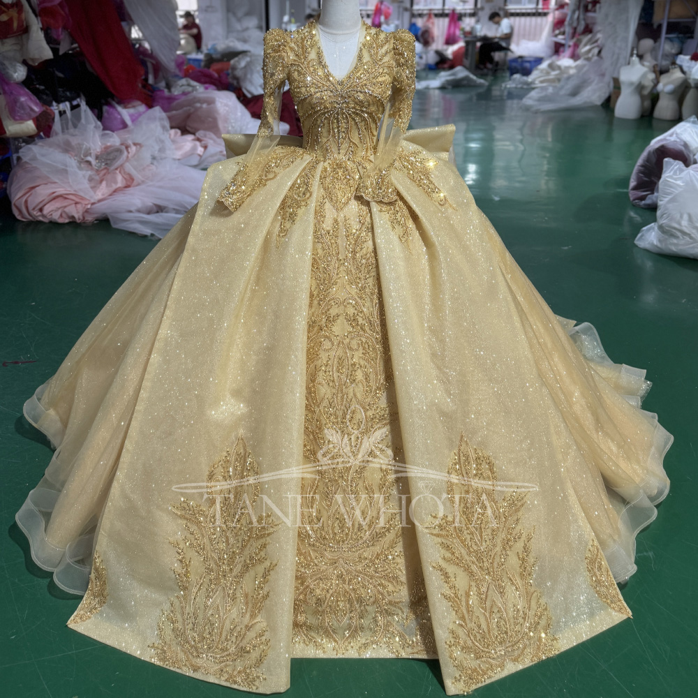 Yellow Formal Wear Women - Elegancka suknia wieczorowa z dekoltem w