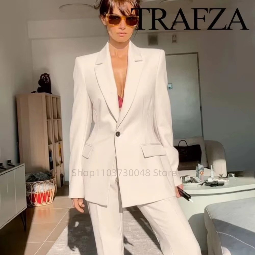 Women Formal Wear Blazer Set - Damski garnitur biurowy: marynarka i spodnie,